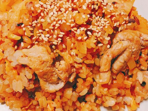 入れて混ぜるだけ!簡単豚キムチチャーハン